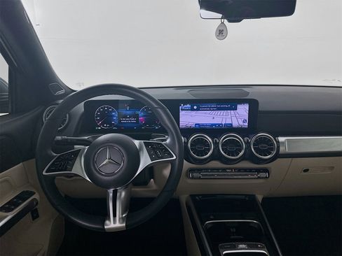 Used 2025 Mercedes-Benz GLB 250 GLB 250 image 24