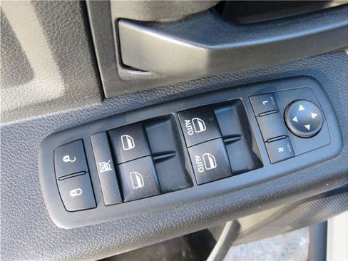 Used 2017 RAM 2500 Tradesman w/ Chrome Appearance Group image 12