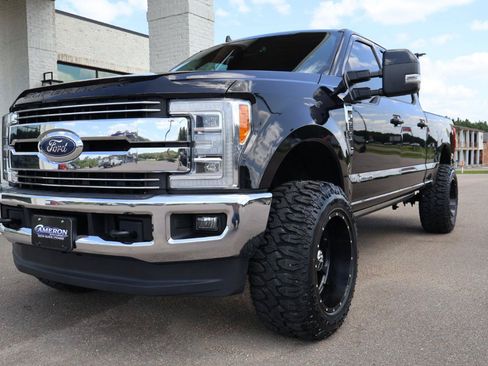 Used 2019 Ford F250 Lariat w/ Lariat Ultimate Package AWD/4WD image 2