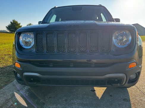 Used 2021 Jeep Renegade Sport image 3