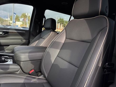 New 2025 Chevrolet Suburban Premier RWD image 29
