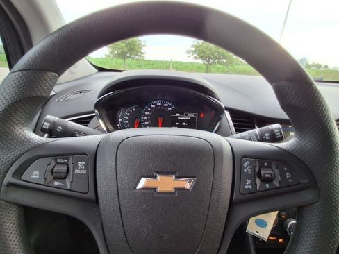 Used 2018 Chevrolet Trax LS w/ Fleet Convenience Package FWD image 13