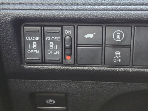 Used 2023 Honda Odyssey Sport image 18