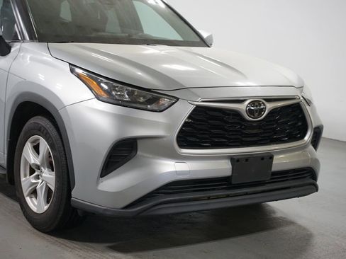 Used 2020 Toyota Highlander L image 4