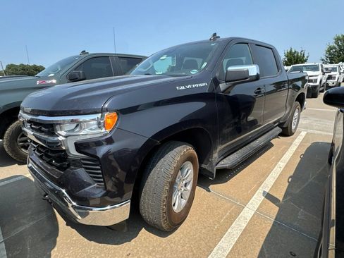 Used 2022 Chevrolet Silverado 1500 LT w/ Protection Package AWD/4WD image 2