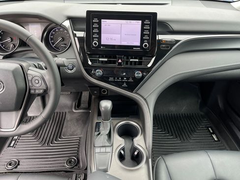 Used 2023 Toyota Camry SE image 32