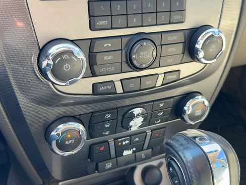 Used 2011 Ford Fusion SEL image 24