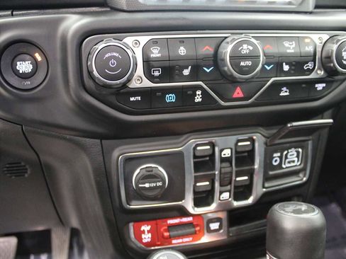Used 2023 Jeep Wrangler Unlimited Rubicon 4xe w/ Cold Weather Group AWD/4WD image 31