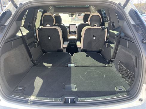 New 2025 Volvo EX90 Plus image 8