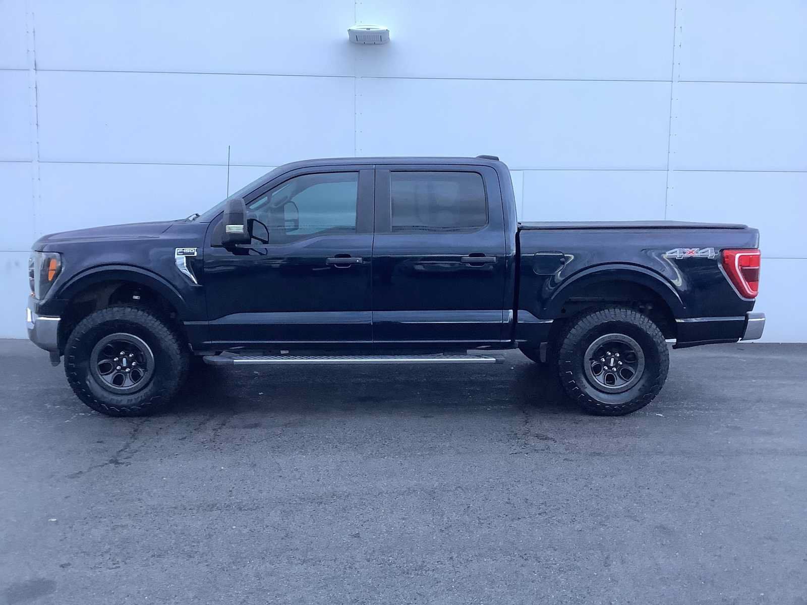 Used 2023 Ford F150 XLT AWD/4WD image 2