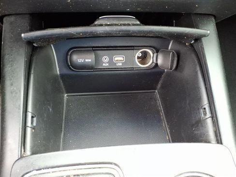 Used 2019 Kia Sorento LX image 23