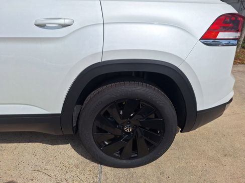 New 2026 Volkswagen Atlas Cross Sport SE image 25