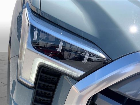 Used 2026 Toyota Tundra Limited AWD/4WD image 28