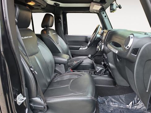 Used 2015 Jeep Wrangler Unlimited Rubicon AWD/4WD image 15