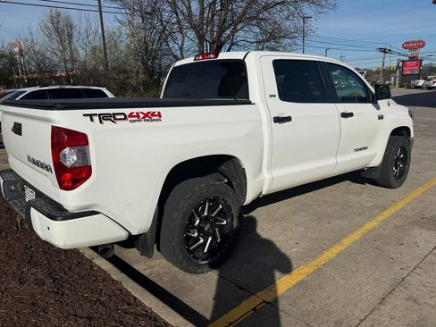 Used 2018 Toyota Tundra SR5 w/ TRD Off Road Package image 7