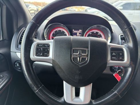 Used 2019 Dodge Grand Caravan GT image 24