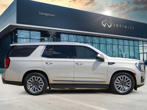 Used 2023 GMC Yukon Denali Ultimate AWD/4WD image 3