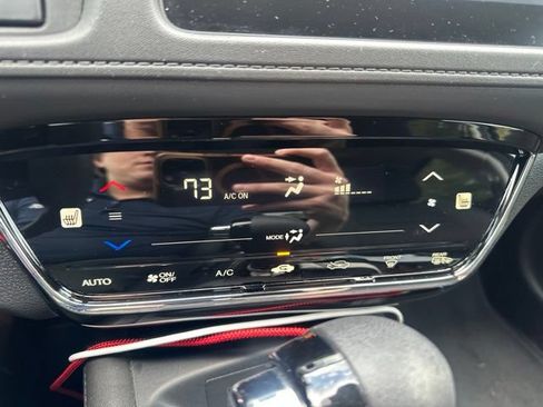 Used 2022 Honda HR-V EX image 11