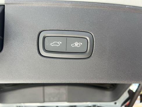 New 2025 Volvo EX90 Ultra image 10