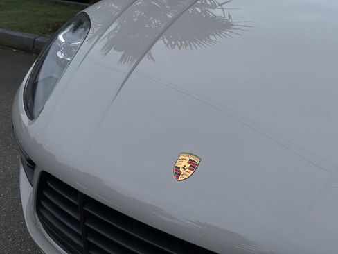 Used 2020 Porsche Macan Turbo image 45