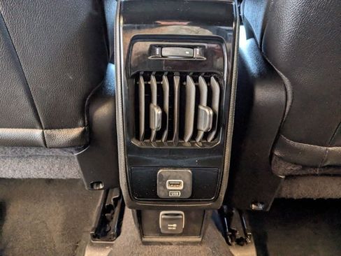 Used 2024 Jeep Compass Latitude AWD/4WD image 16