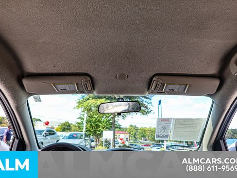 Used 2017 Nissan Versa S Plus image 44