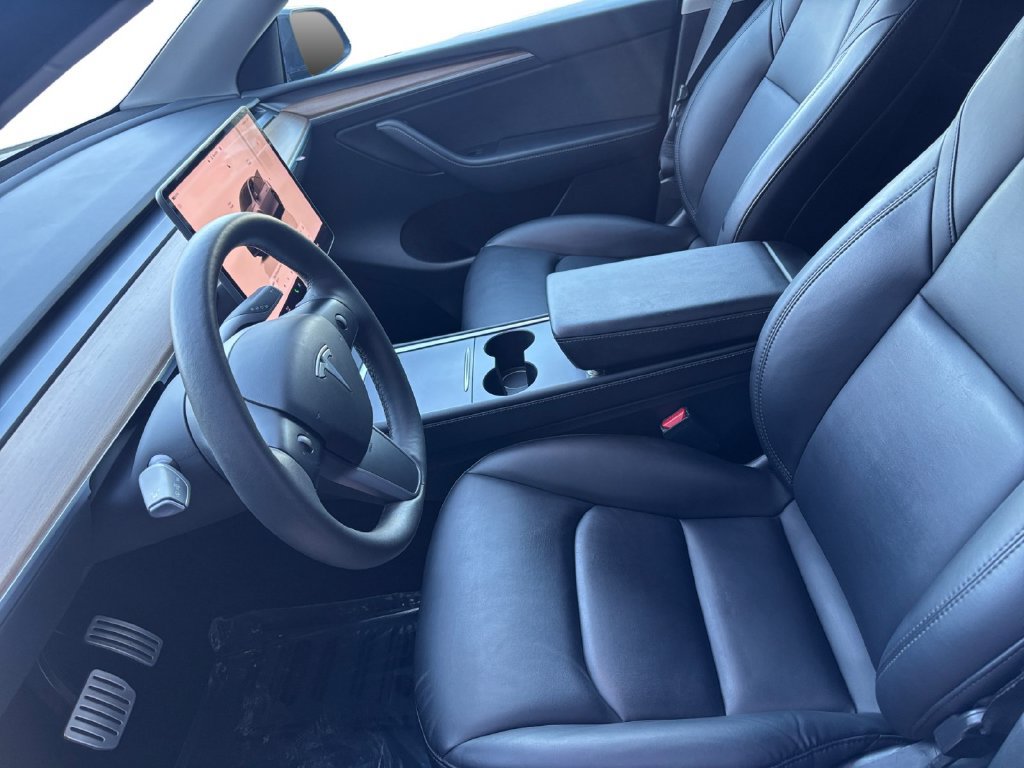 Used 2023 Tesla Model Y Performance AWD/4WD image 9