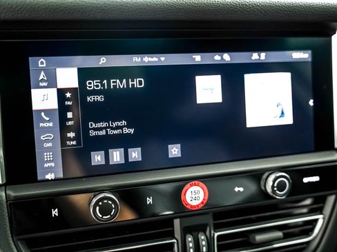 Used 2026 Porsche Macan AWD/4WD image 23