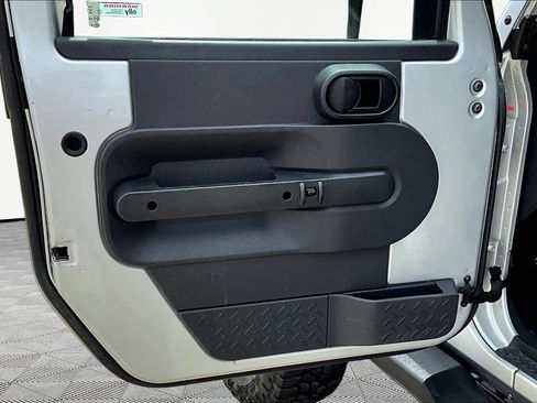 Used 2008 Jeep Wrangler X AWD/4WD image 16