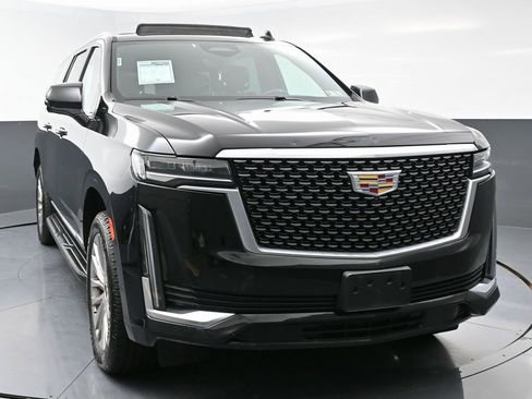 Used 2023 Cadillac Escalade ESV Premium Luxury image 4