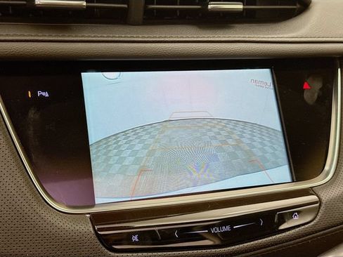 Used 2018 Cadillac XT5 Luxury w/ Driver Awareness Package FWD image 14