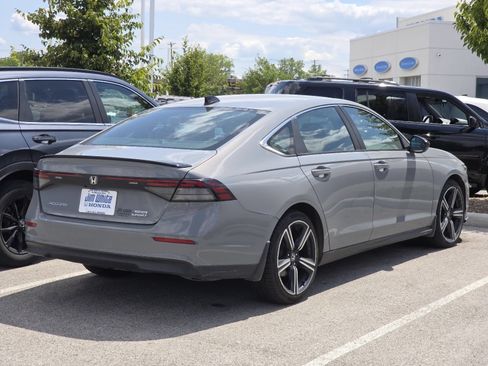 Used 2023 Honda Accord Sport image 7