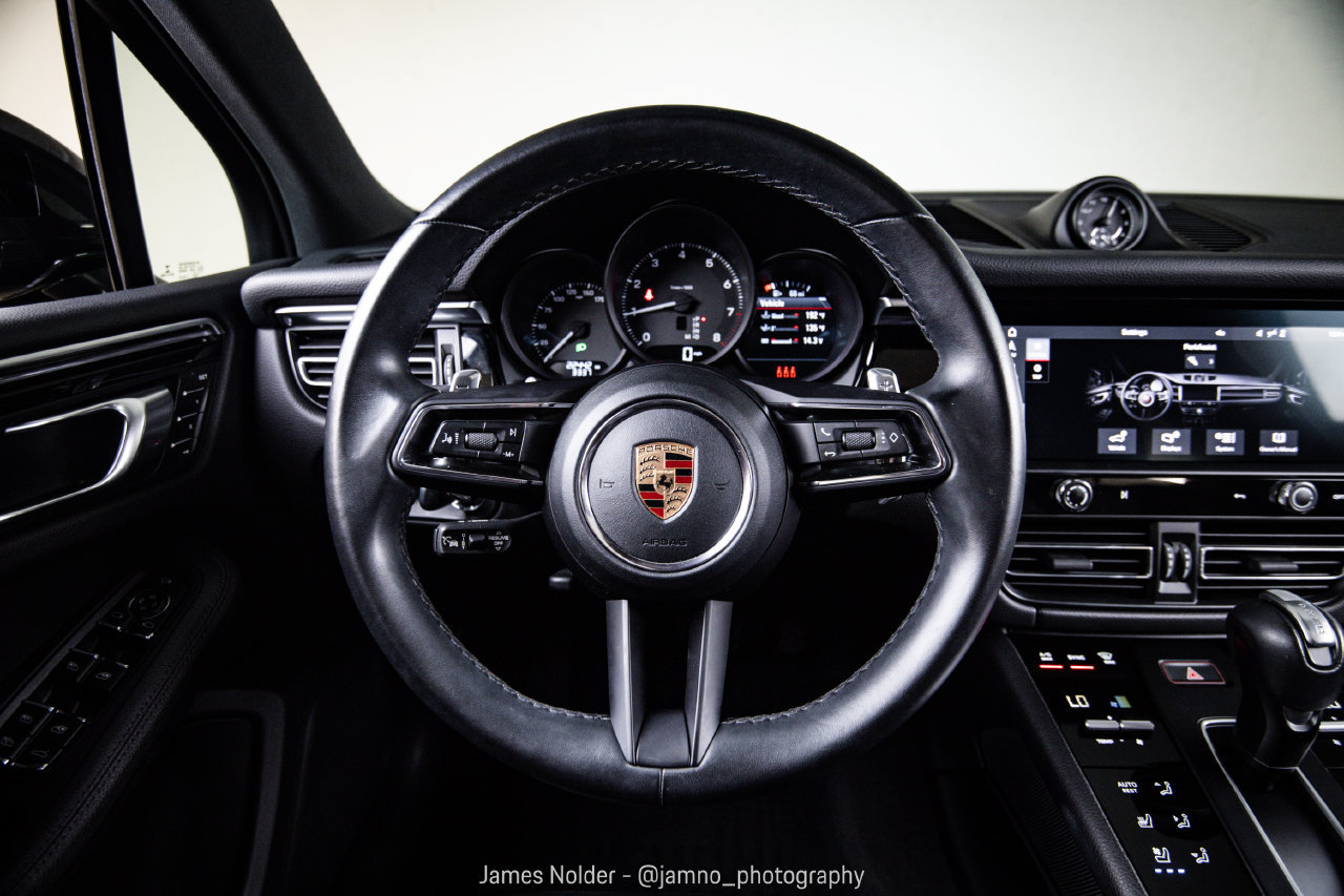Certified 2023 Porsche Macan AWD/4WD image 26