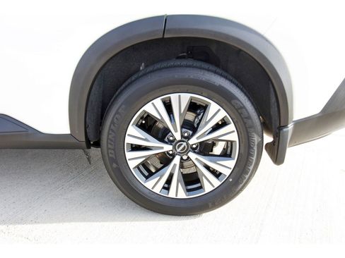 Used 2023 Nissan Rogue SV image 27