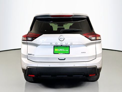 Used 2025 Nissan Rogue SV AWD/4WD image 8