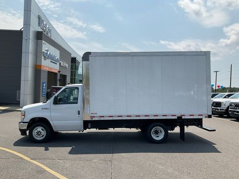 New 2025 Ford E-350 and Econoline 350 Super Duty w/ Driver's Safety Package RWD image 16