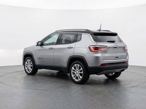 Used 2025 Jeep Compass Limited AWD/4WD image 6