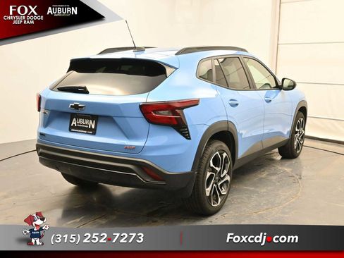 Used 2024 Chevrolet Trax RS w/ Sunroof Package image 13