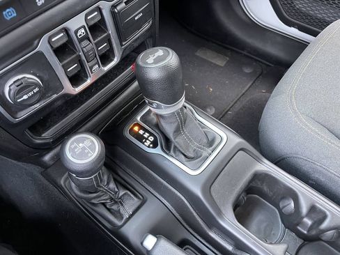 Used 2024 Jeep Wrangler Unlimited Sahara AWD/4WD image 27