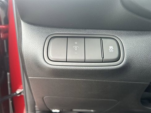 New 2025 Hyundai Venue Limited image 25