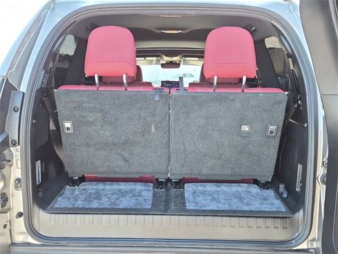 Used 2023 Lexus GX 460 Premium image 12