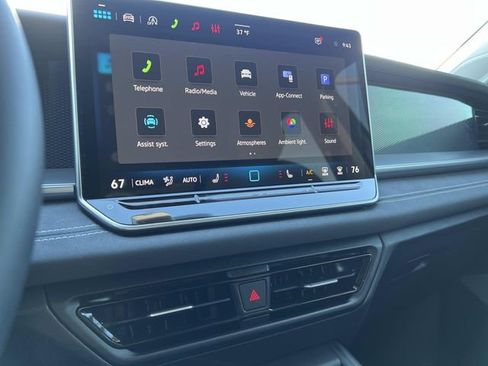 New 2026 Volkswagen Tiguan SE FWD image 17