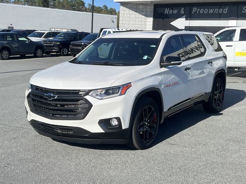 Used 2021 Chevrolet Traverse Premier w/ Redline Edition FWD image 3