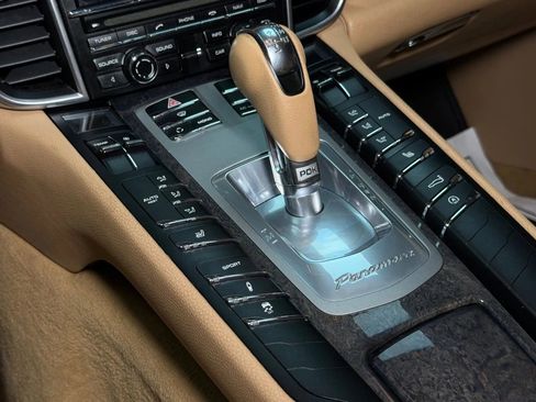 Used 2010 Porsche Panamera S RWD image 19