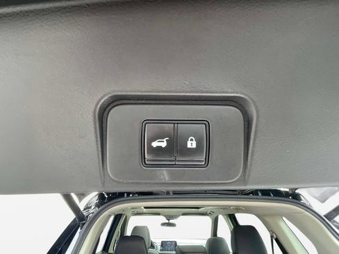 Used 2021 Nissan Rogue SV w/ Premium Package FWD image 11