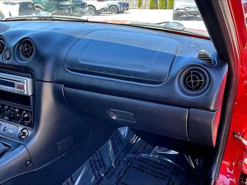 Used 2001 MAZDA MX-5 Miata RWD image 26