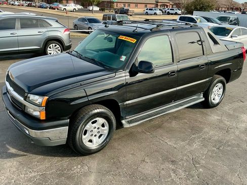 Used 2005 Chevrolet Avalanche Z66 w/ Sun And Sound Package image 5