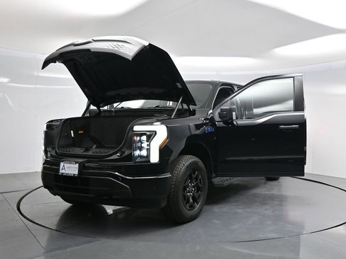 Used 2025 Ford F150 Lightning XLT AWD/4WD image 34