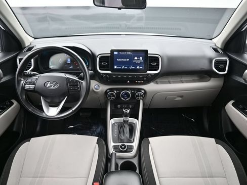 Certified 2024 Hyundai Venue SEL FWD image 12