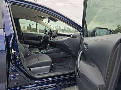 Used 2025 Toyota Corolla LE image 12